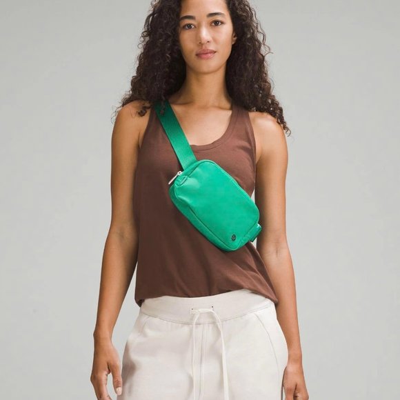 NEW Emerald Ice lululemon Everywhere Belt Bag - Picture 8 of 8